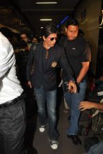 Shahrukh Khan snapped at the Airport in Mumbai on 19th Sept 2012 (8).JPG